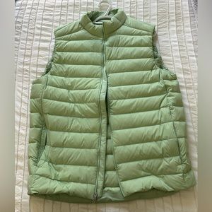 Navigation Down Vest - Creamy Green
